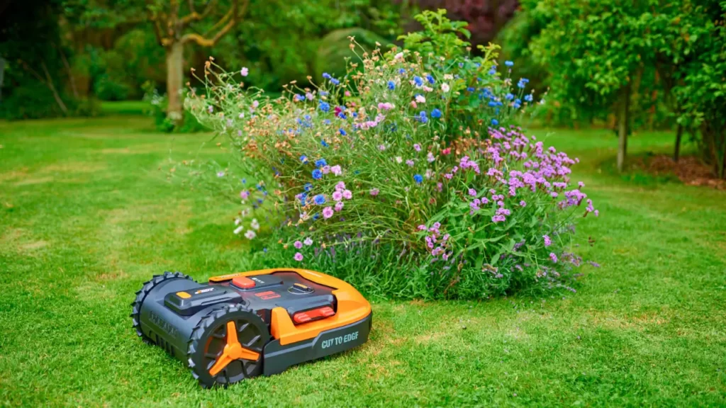 garden mowing robot